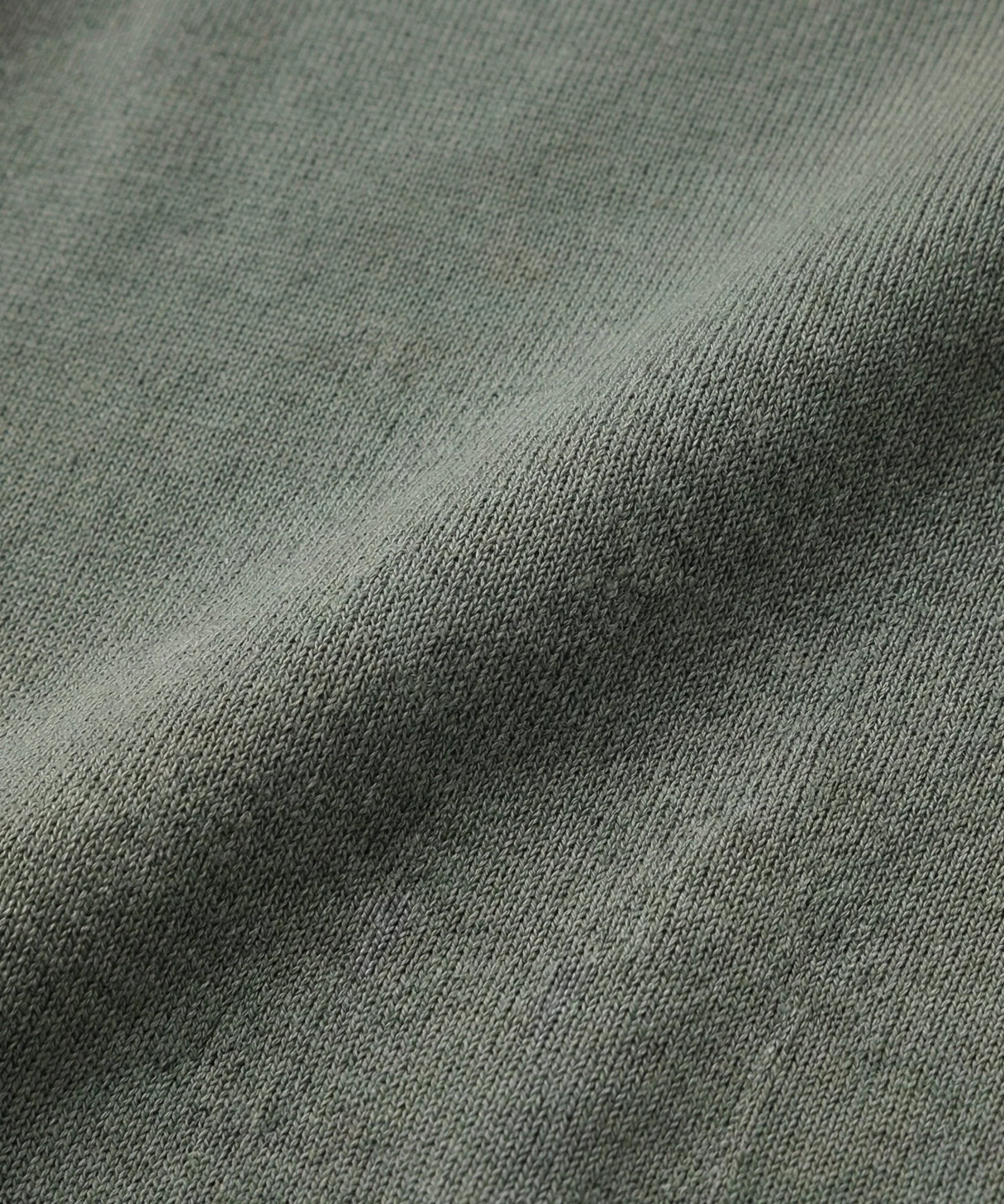Round knit trui garment dyed sage green - Image 3