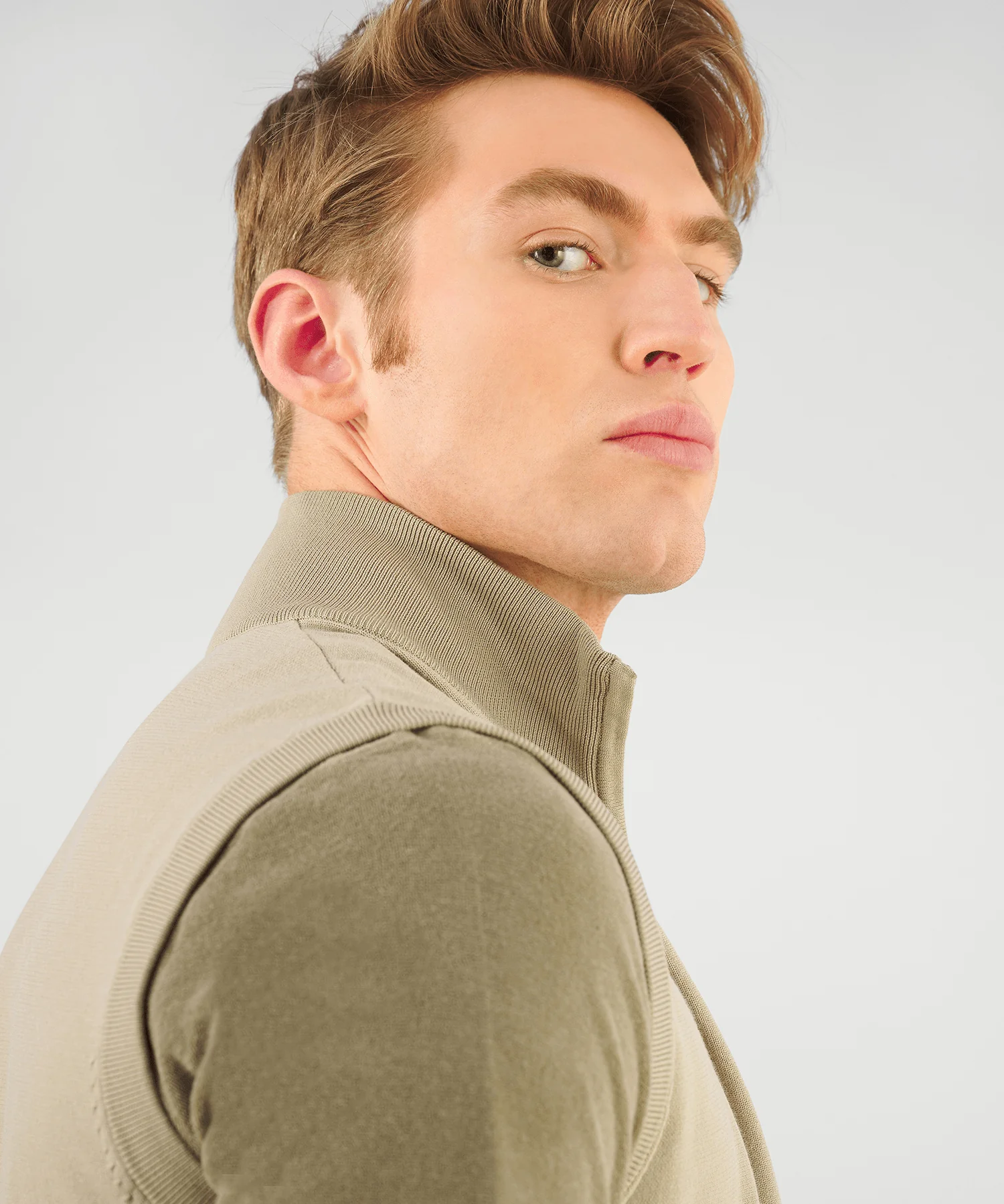 Sleeveless vest lichtbruin - Image 4